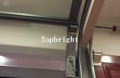 detalle_de_puerta_de_garaje_seccional_de_aluminio_TOPBRIGHT(1)